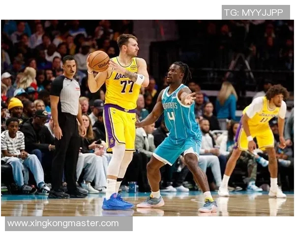 雷迪克点评斯玛特场上对抗激烈认为应增加出手机会提升表现